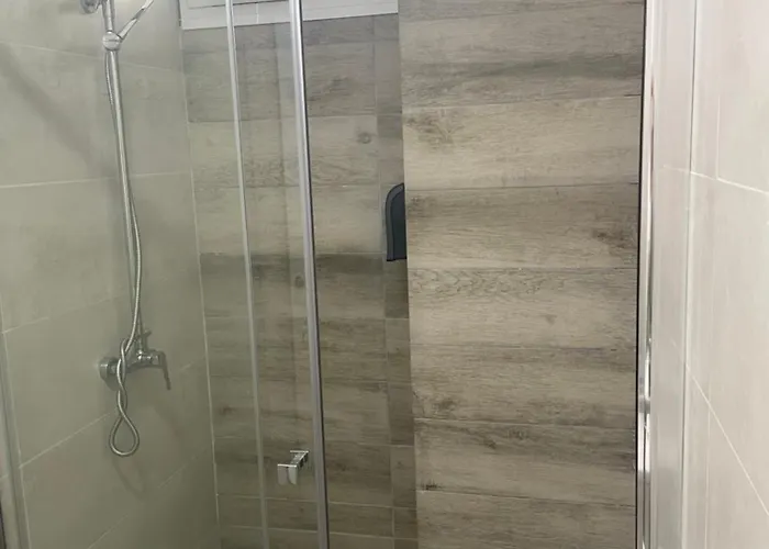 Martina I Μάλαγα